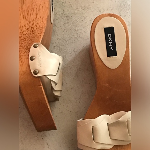 NWOT DKNY Ivory Leather Upper Wooden Platform Sandal Size 8.5 - Picture 6 of 15